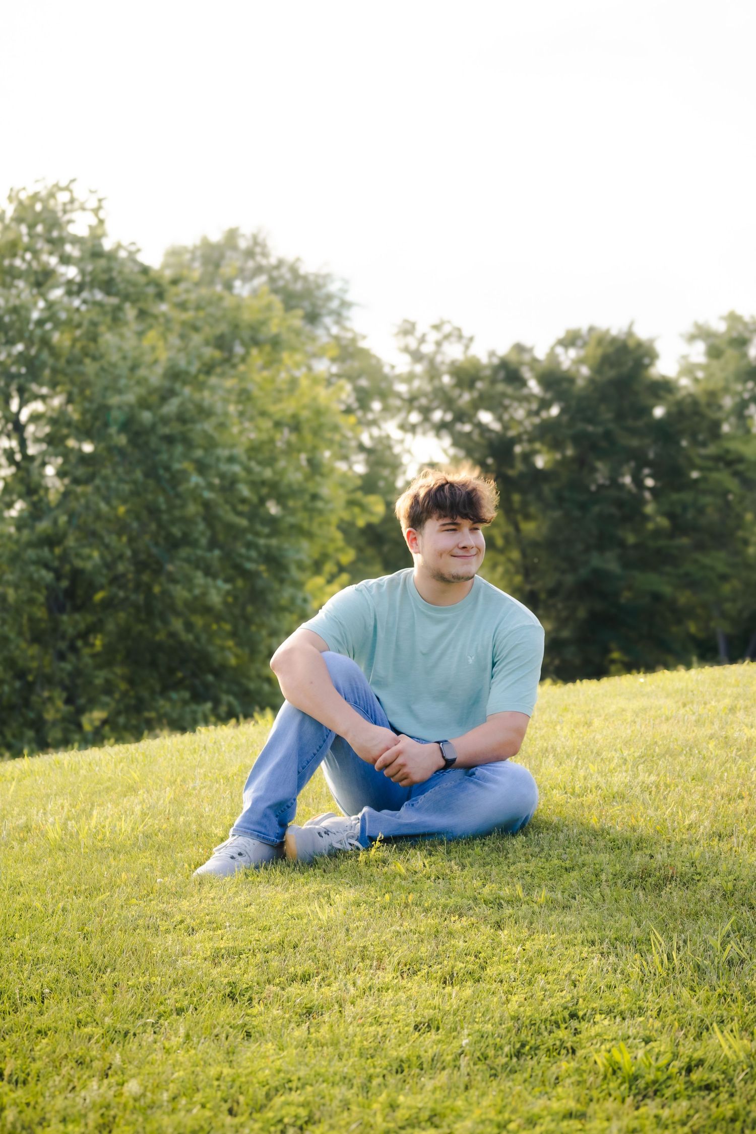 Outdoor spring senior photos in Hillsboro, Illinois