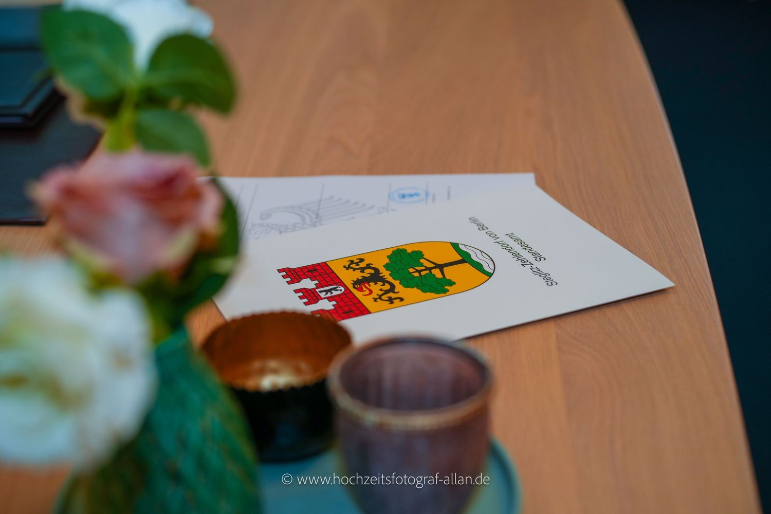 Hochzeitsfotograf in Zehlendorf Berlin, dokumentiert die Hochzeitsvilla als beliebte Traulocation