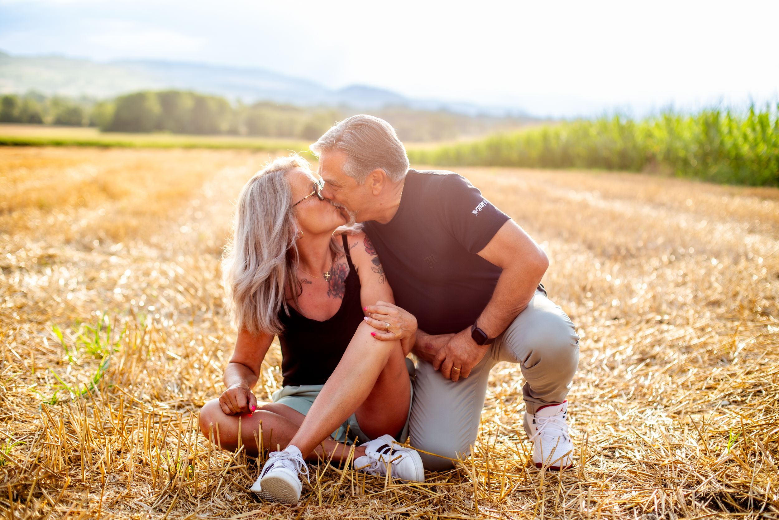 Couple heureux photographie prise sur le vif
