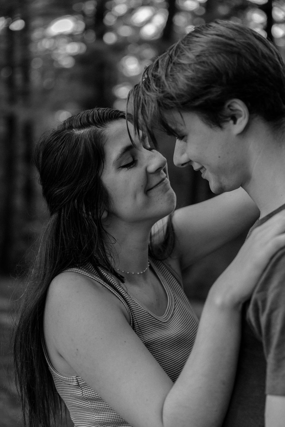 artistically Alexia photography meghan and Aaron engagement session 3