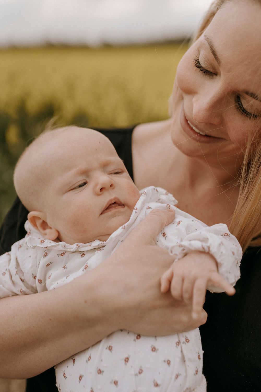 Scotland Family photographer. Glasgow family photographer. Edinburgh family photographer. Glasgow maternity. Glasgow newborn photographer.