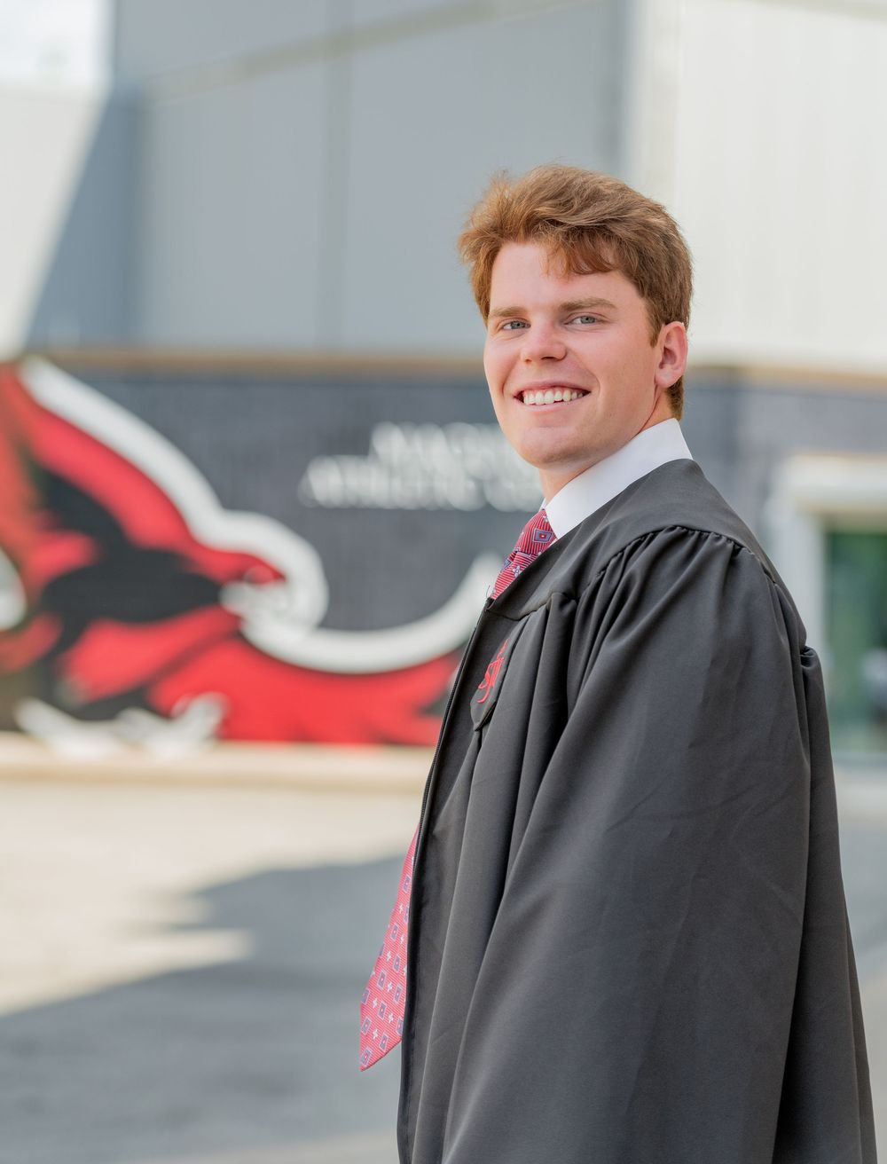 Celebrate your Saint Joseph’s University graduation with professional grad portraits that capture your personality and accomplishments!