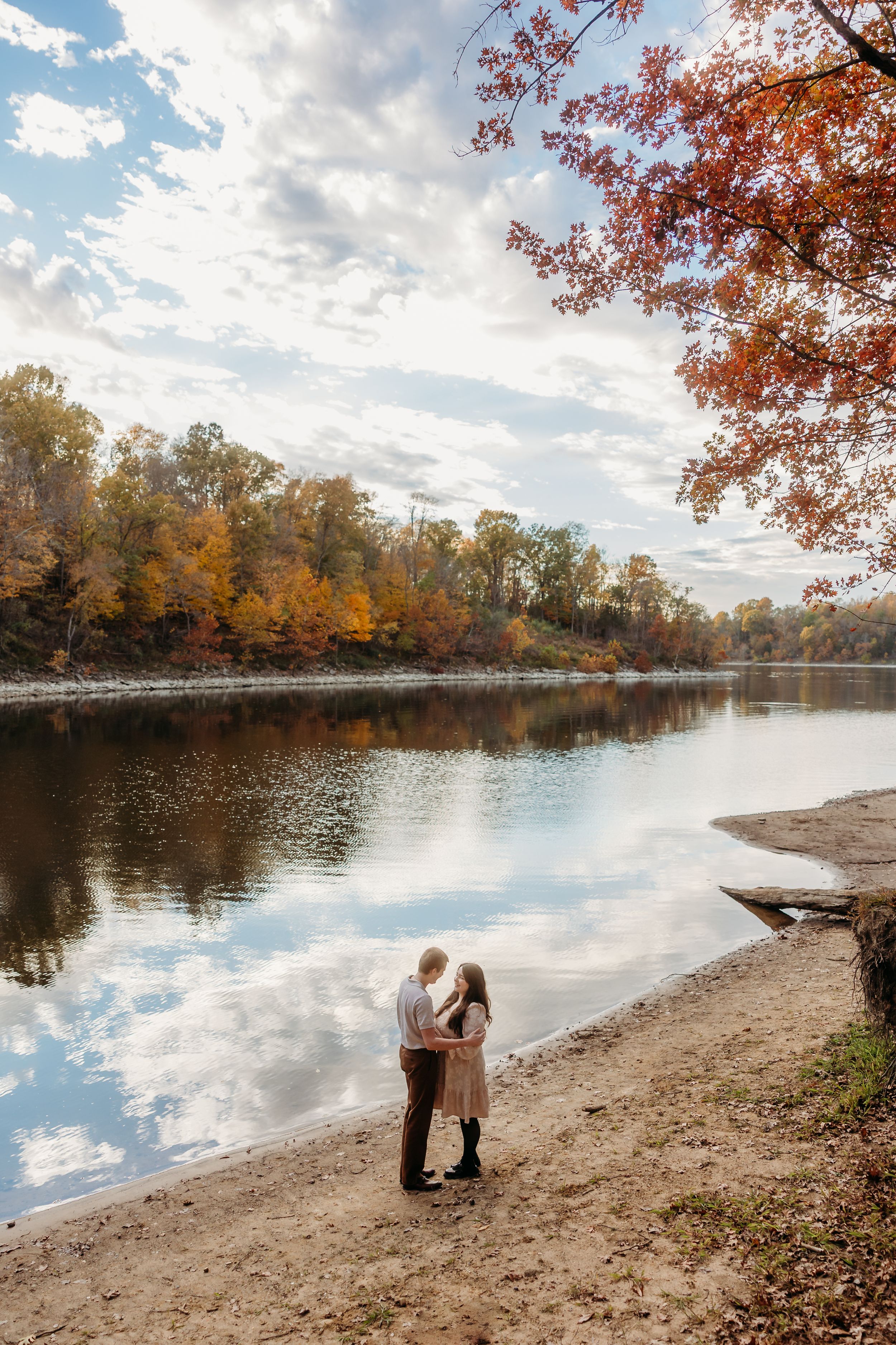 Engagement photos in East Fork Lake Beach. Cincinnati Wedding photographer. NKY wedding photographer. Chicago Wedding Photographer.