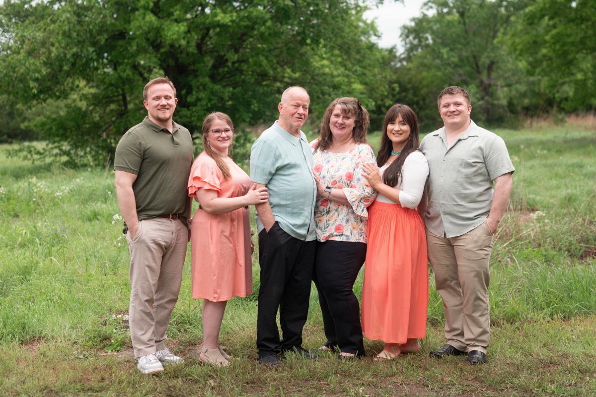 Extended Family Session in spring Field by Bartlesville Family Photographer Kristi Bray