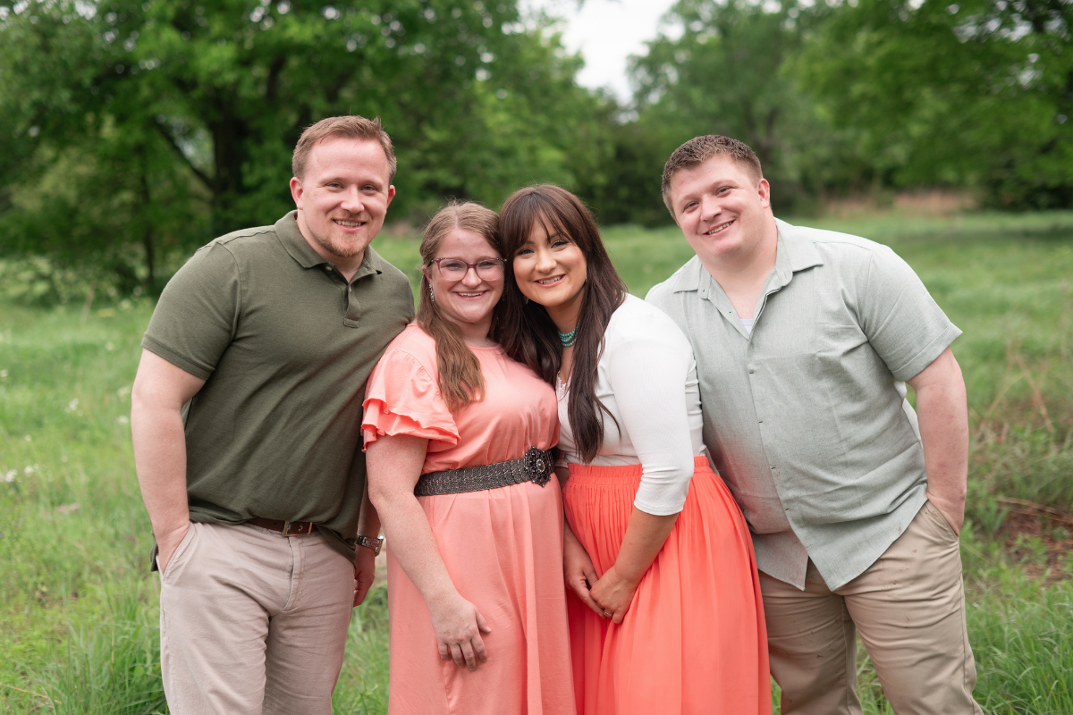 Extended Family Session in spring Field by Bartlesville Family Photographer Kristi Bray