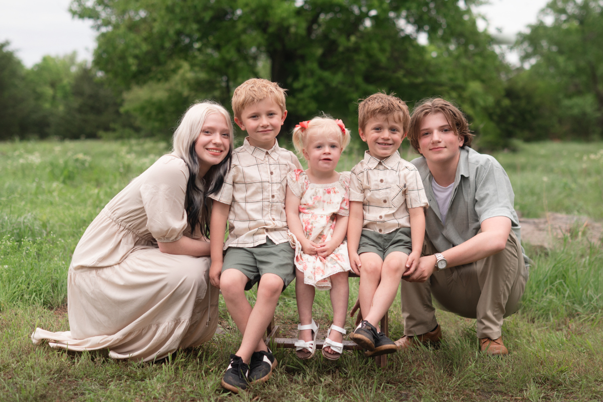 Extended Family Session in spring Field by Bartlesville Family Photographer Kristi Bray