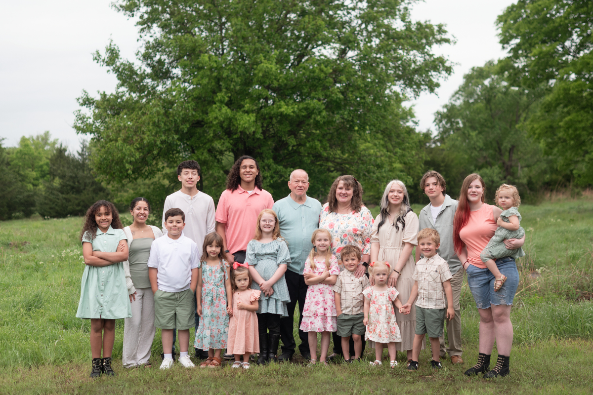 Extended Family Session in spring Field by Bartlesville Family Photographer Kristi Bray