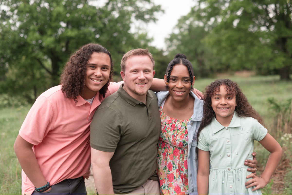 Extended Family Session in spring Field by Bartlesville Family Photographer Kristi Bray