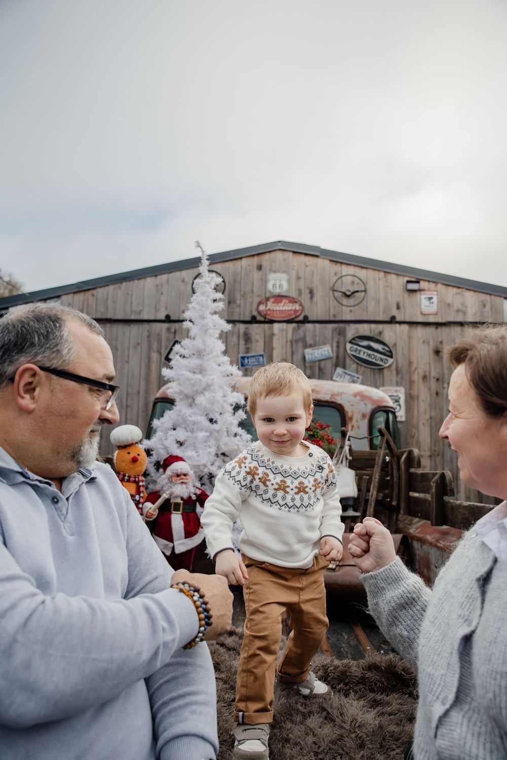 Découvrez les mini-séances photo de Noël de Charlotte Delsart, photographe près de Douai et Cambrai.