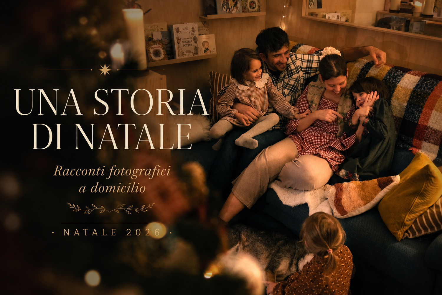 A warm Italian family gathers on a couch during Christmas, with text reading Una Storia di Natale, Racconti fotografici a domicilio.