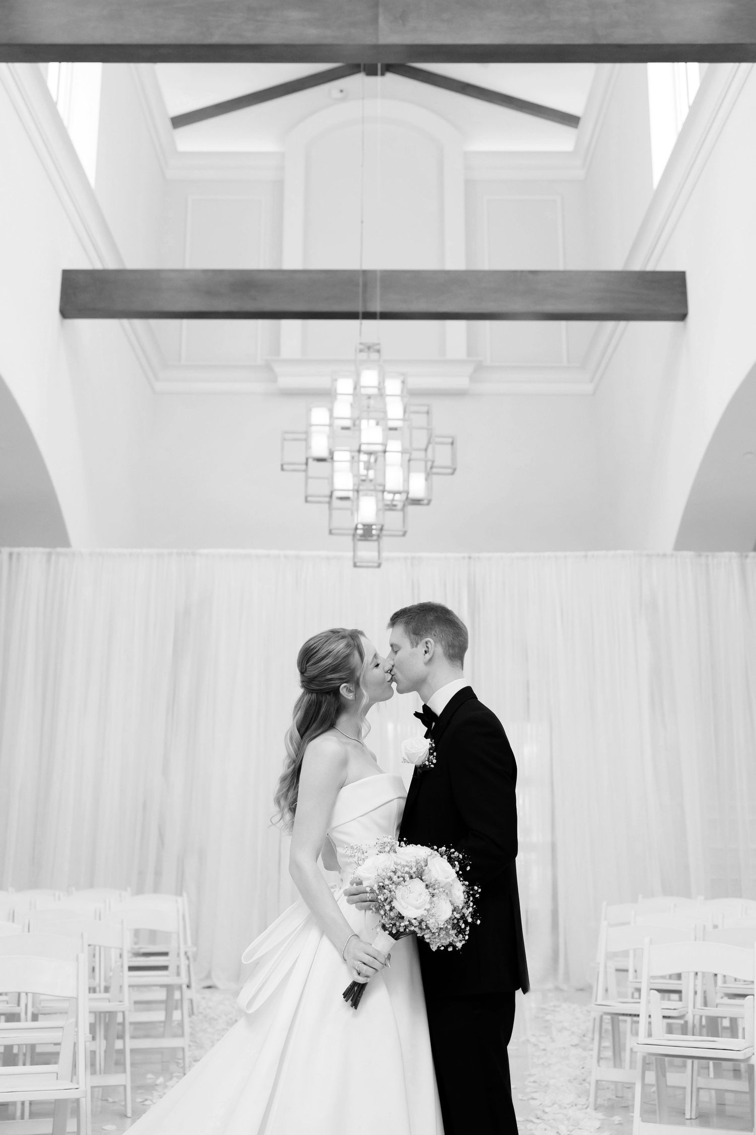 Bride and groom share special moment before ceremony photographed by Tom Forrest Photography of Hudson, Ohio.