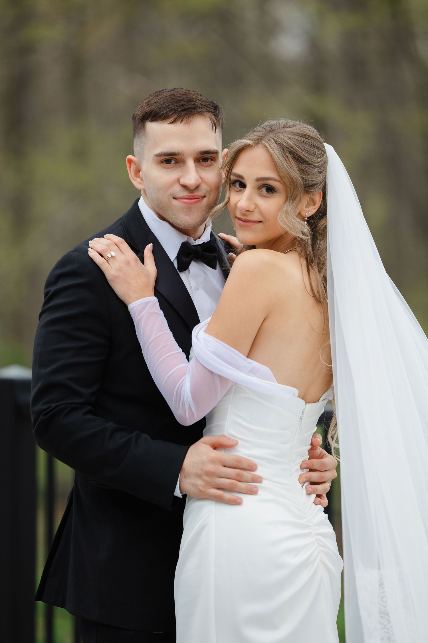 Bride and groom at The Reserve at Stone Creek in North Canton photographed by Tom Forrest Photography of Hudson, Ohio.