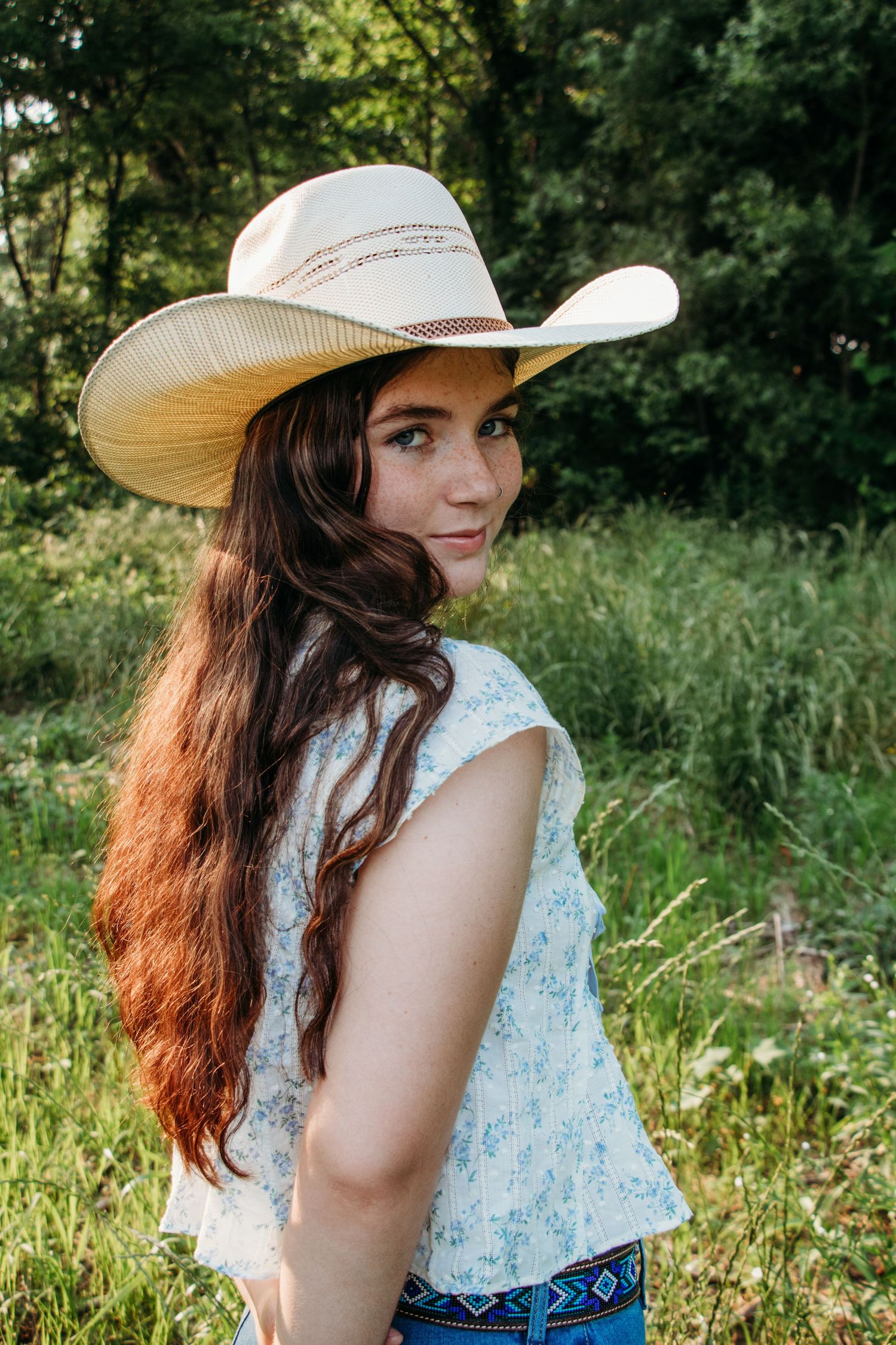 Western Kentucky senior photography session at golden hour