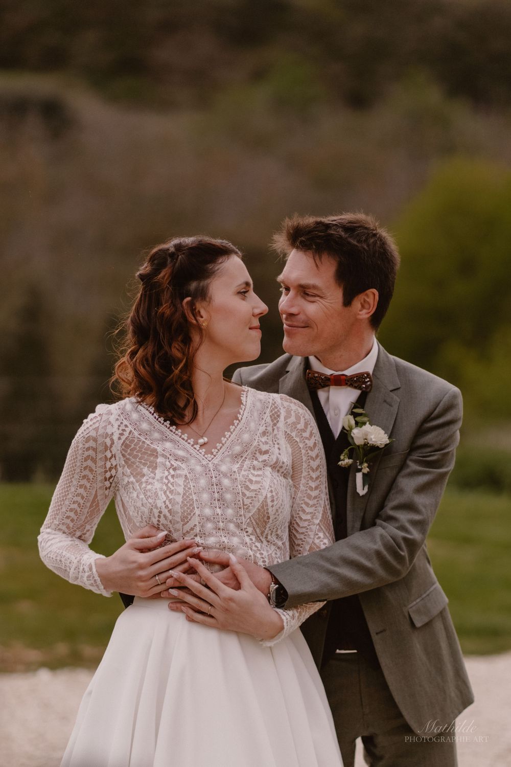 photographe mariage Drôme Isère Valence
reportage mariage
photo de mariage naturelle
séance photo couple mariage
photographe mariage luxe bo