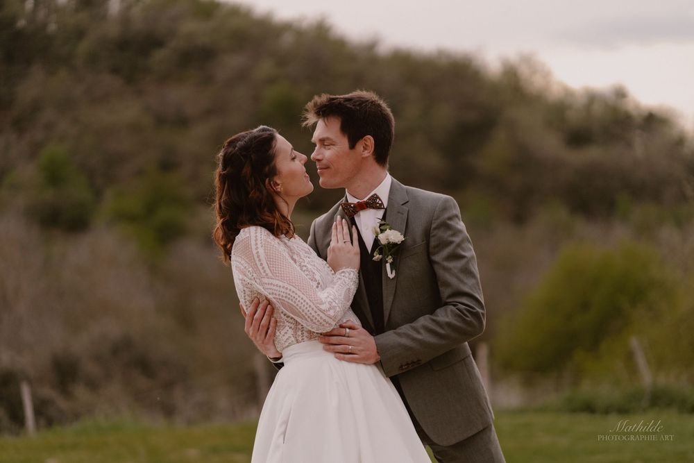 photographe mariage Drôme Isère Valence
reportage mariage
photo de mariage naturelle
séance photo couple mariage
photographe mariage luxe bo