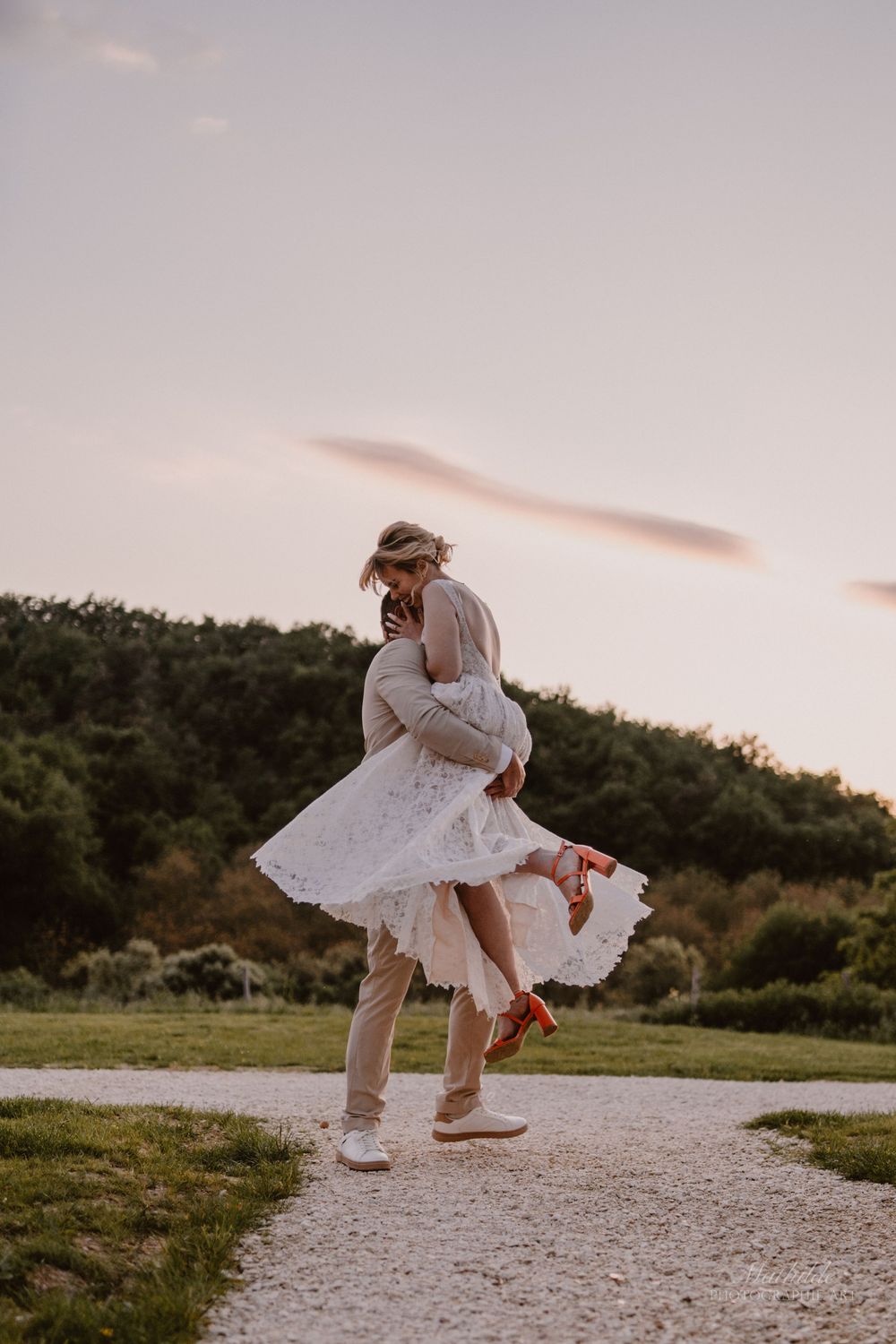 photographe mariage Drôme Isère Valence
reportage mariage
photo de mariage naturelle
séance photo couple mariage
photographe mariage luxe bo