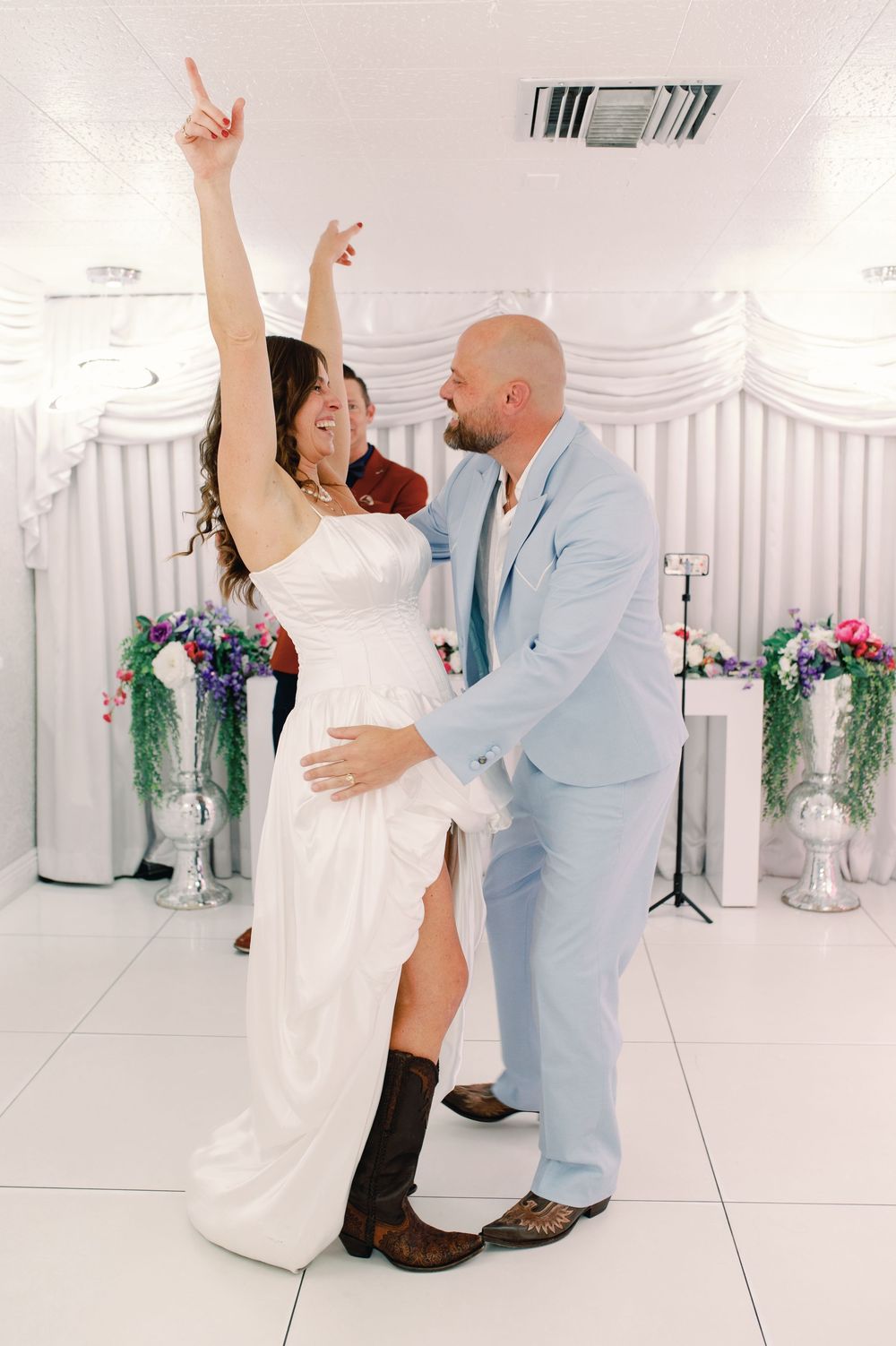 Las Vegas elopement at the Little White chapel