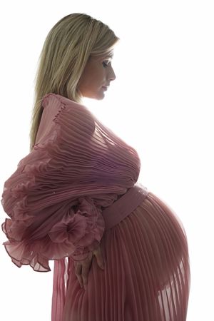 Experience the most elegant maternity photoshoot in Dubai with MohaStudio.
the best maternity photography experiences in Dubai and the UAE