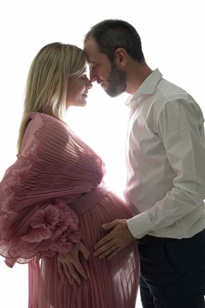 Experience the most elegant maternity photoshoot in Dubai with MohaStudio.
the best maternity photography experiences in Dubai and the UAE