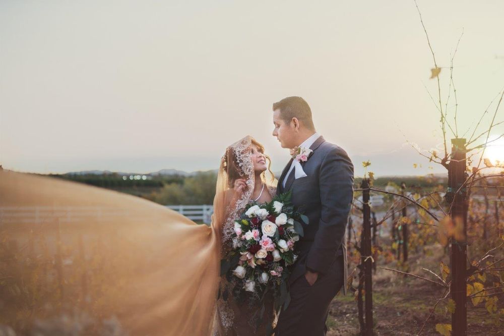 Wedding couple photo during sunset at Temecula Winery California