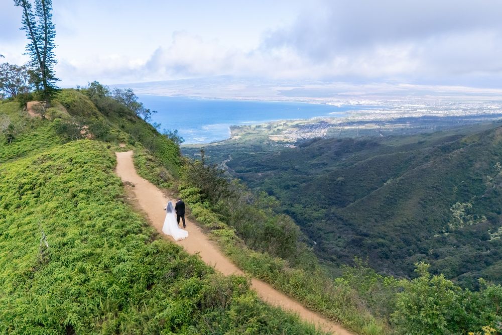 Wedding couple photo at the mountain view Maui Hawaii