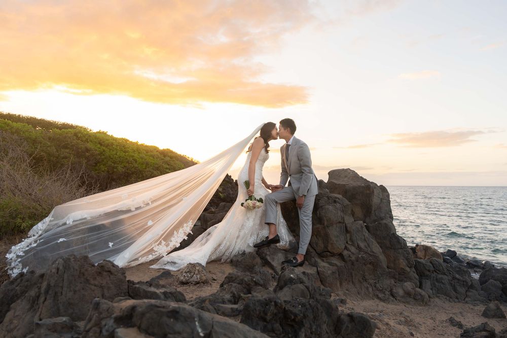 Wedding couple sunset photo at Wailea Beach Maui Hawaii