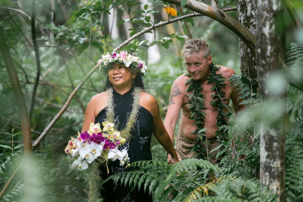 Maui wedding photographer photo against beautiful Maui lust greenery jungle by ohwowfotos.