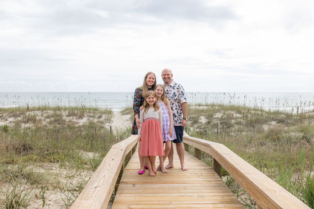Emerald Isle destination beach photographer Samantha ann family photography studio in swansboro taking beach photos of seniors