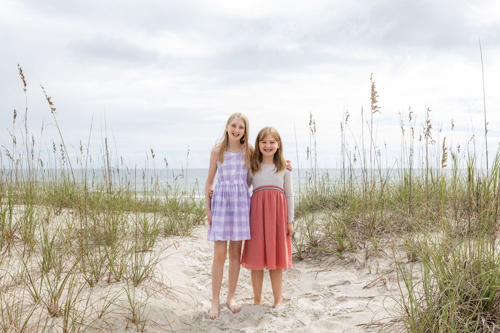 Emerald Isle destination beach photographer Samantha ann family photography studio in swansboro taking beach photos of seniors