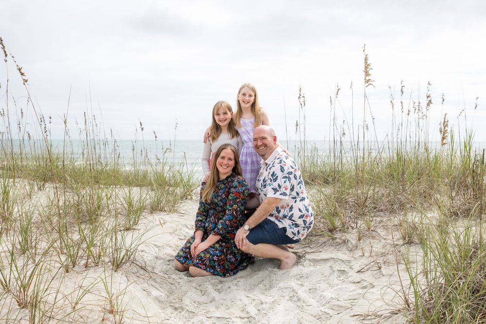 Emerald Isle destination beach photographer Samantha ann family photography studio in swansboro taking beach photos of seniors