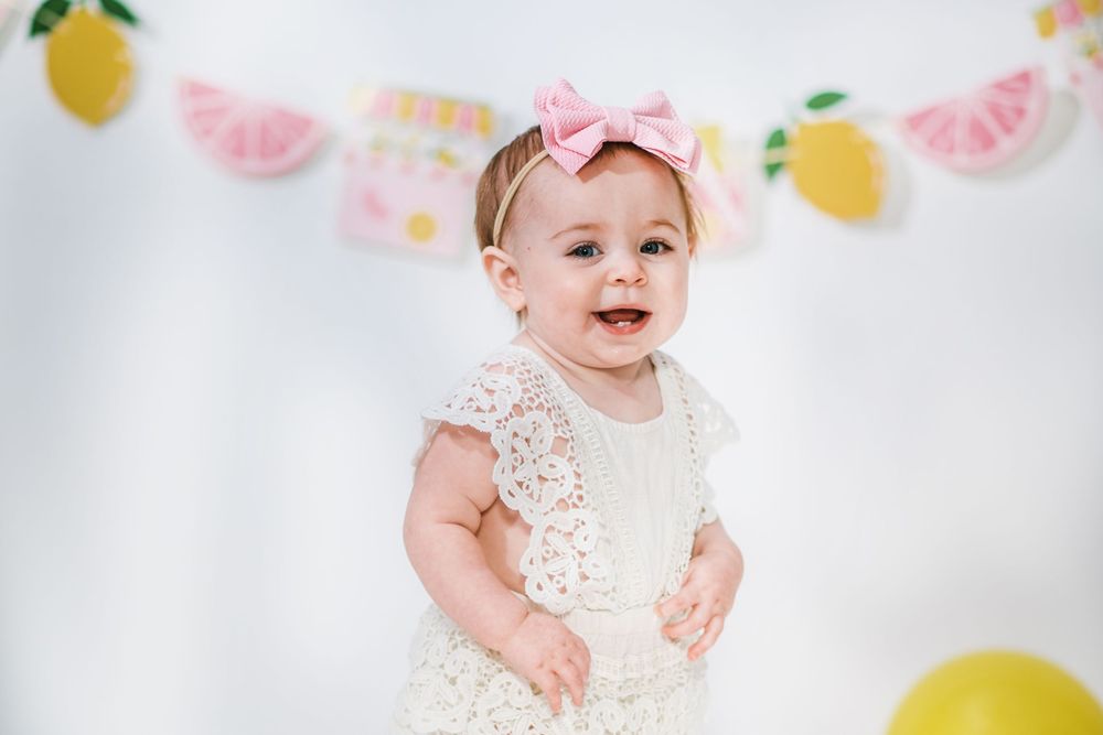 jessica bruner photography, central illinois photographer lifestyle newborn and maternity photographer child family photography cake smash