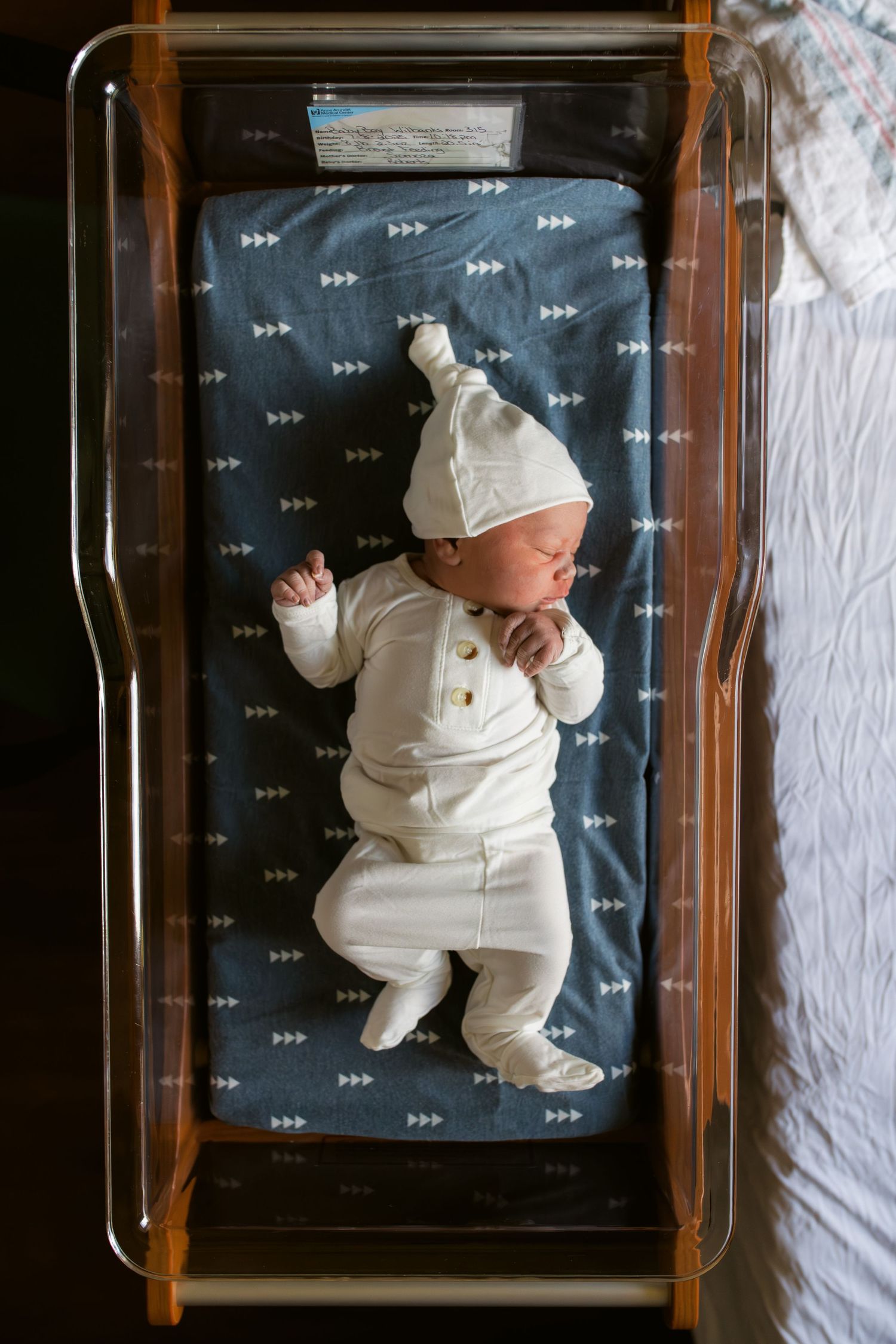 Newborn fresh 48 photography captured by southern Maryland newborn fresh 48 photographer Mallory Bramlett