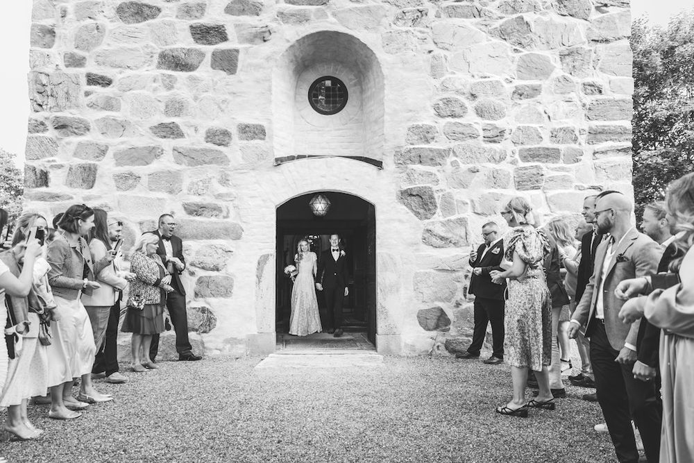 Bröllopsfotograf i Stockholm. Photo By Anna Jarlhäll. ekerö. lovö kyrka. kina slott.