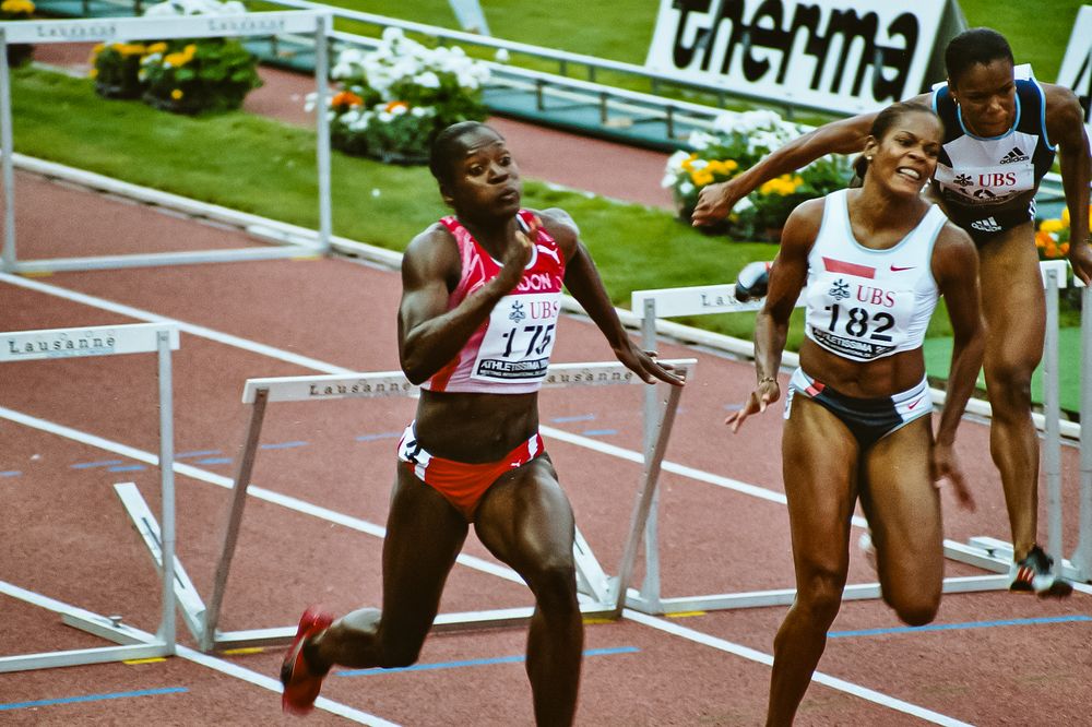 Athletissima 2004, Lausanne, Switzerland
Women athletes in 110m hurdles race
Sandra DAENGELI, impacts.photo, @sdaengeli, @impacts.photo