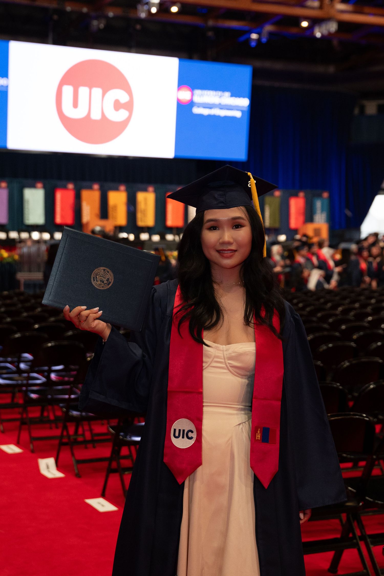 graduate photoshoot indoor at UIC in barrington IL