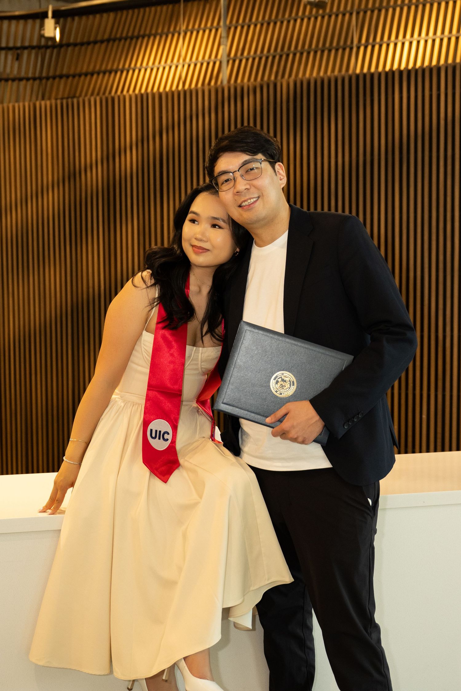 graduate photoshoot indoor at UIC in barrington IL