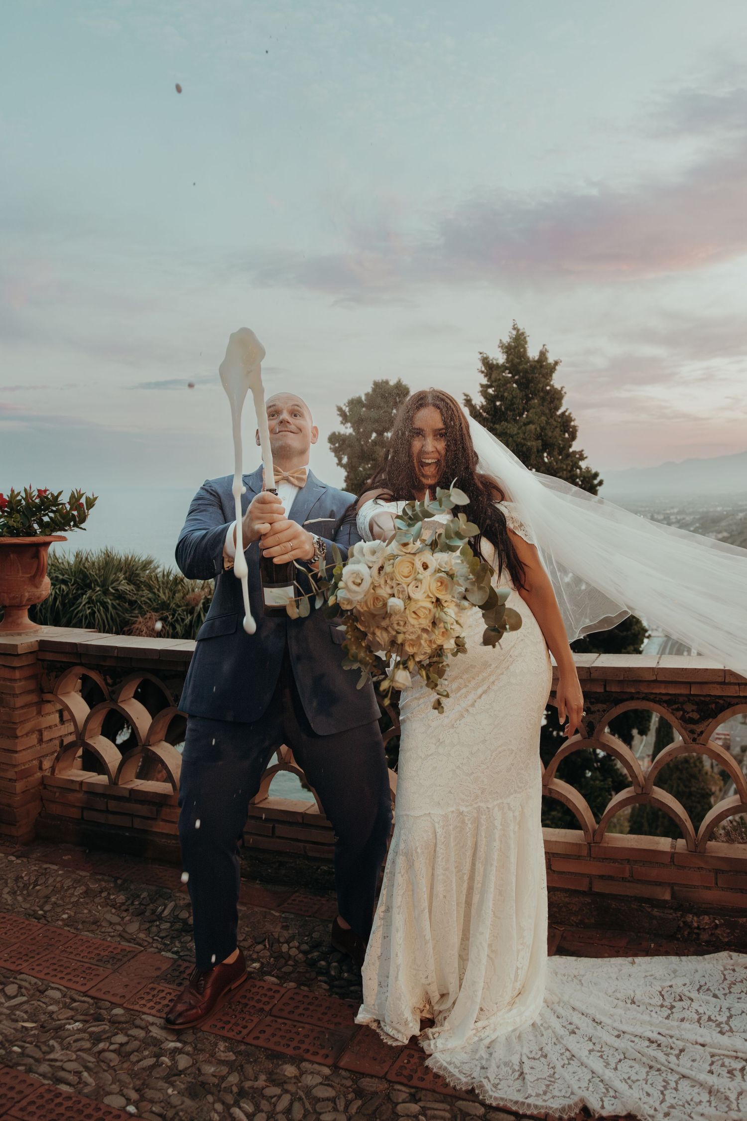 wedding in Sicily
Taormina couple photoshoot
Taormina wedding photography
elopement in sicily picture
beautiful photo in Taormina