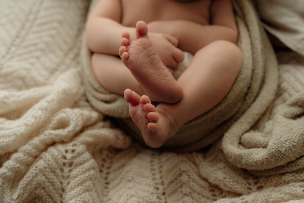 Tiny baby toes