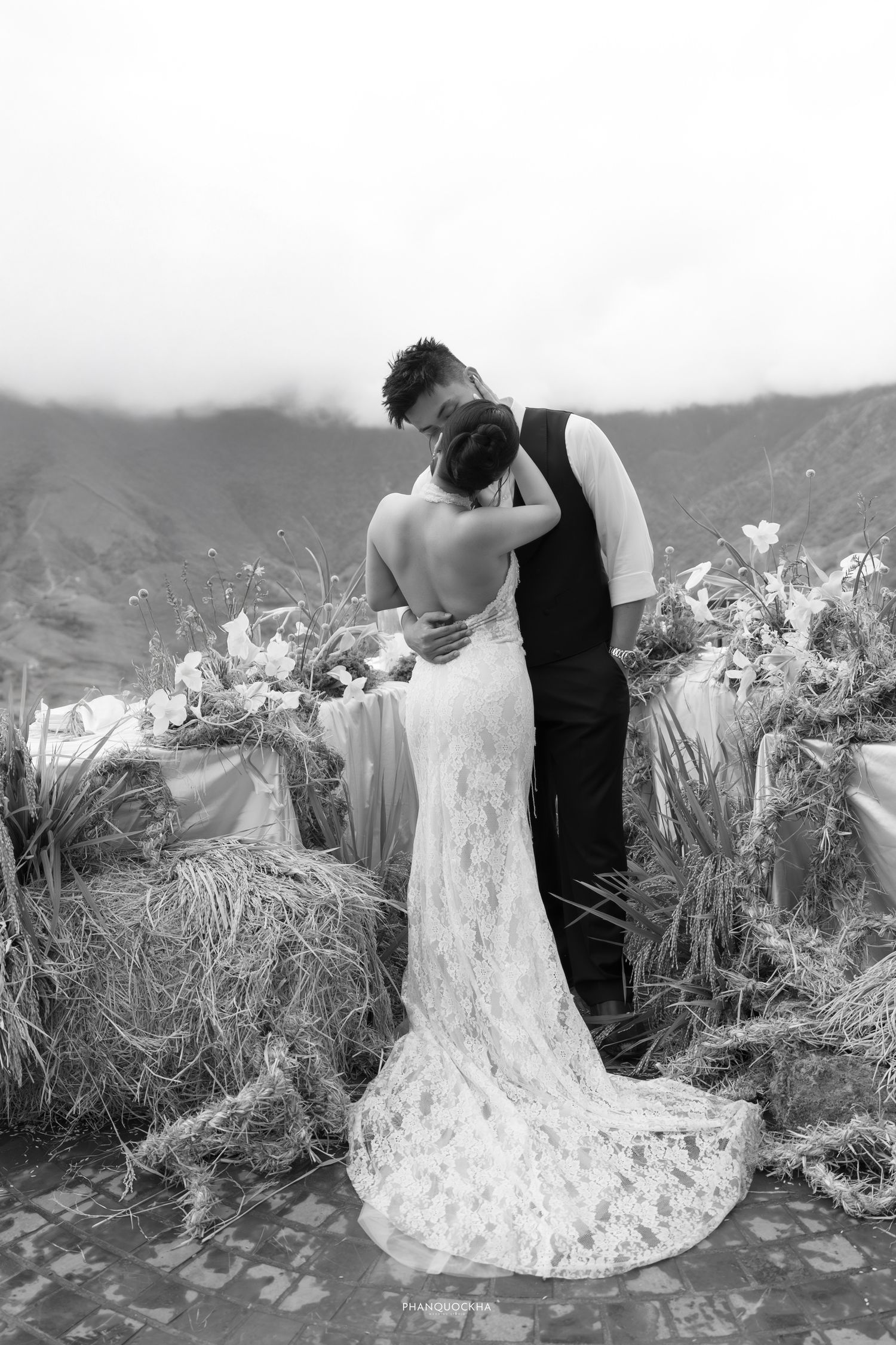 Elopement wedding couple in Sapa Vietnam