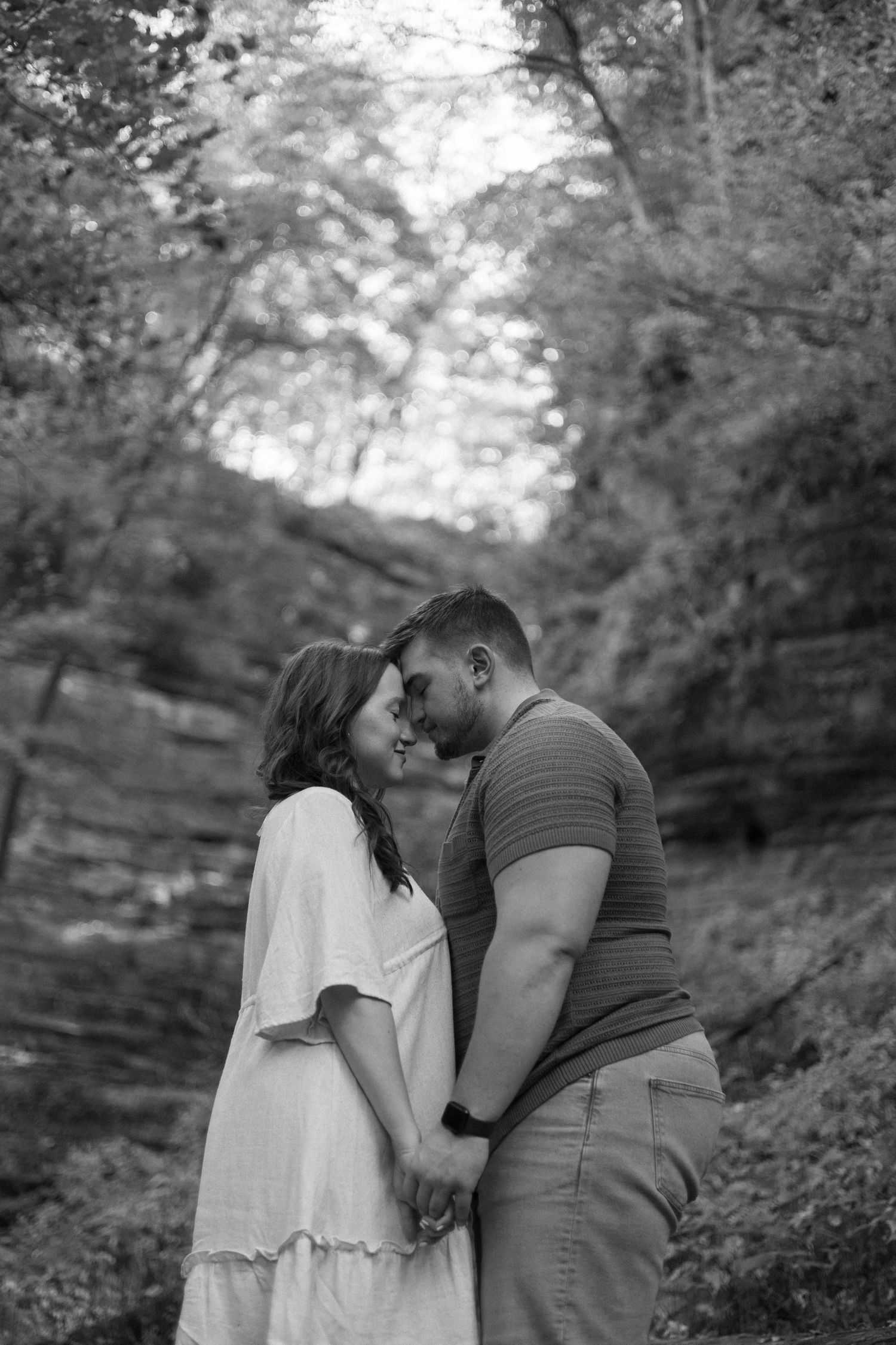 Fall outdoor golden hour engagement photos in canyon at Starved Rock in Oglesby, Illinois