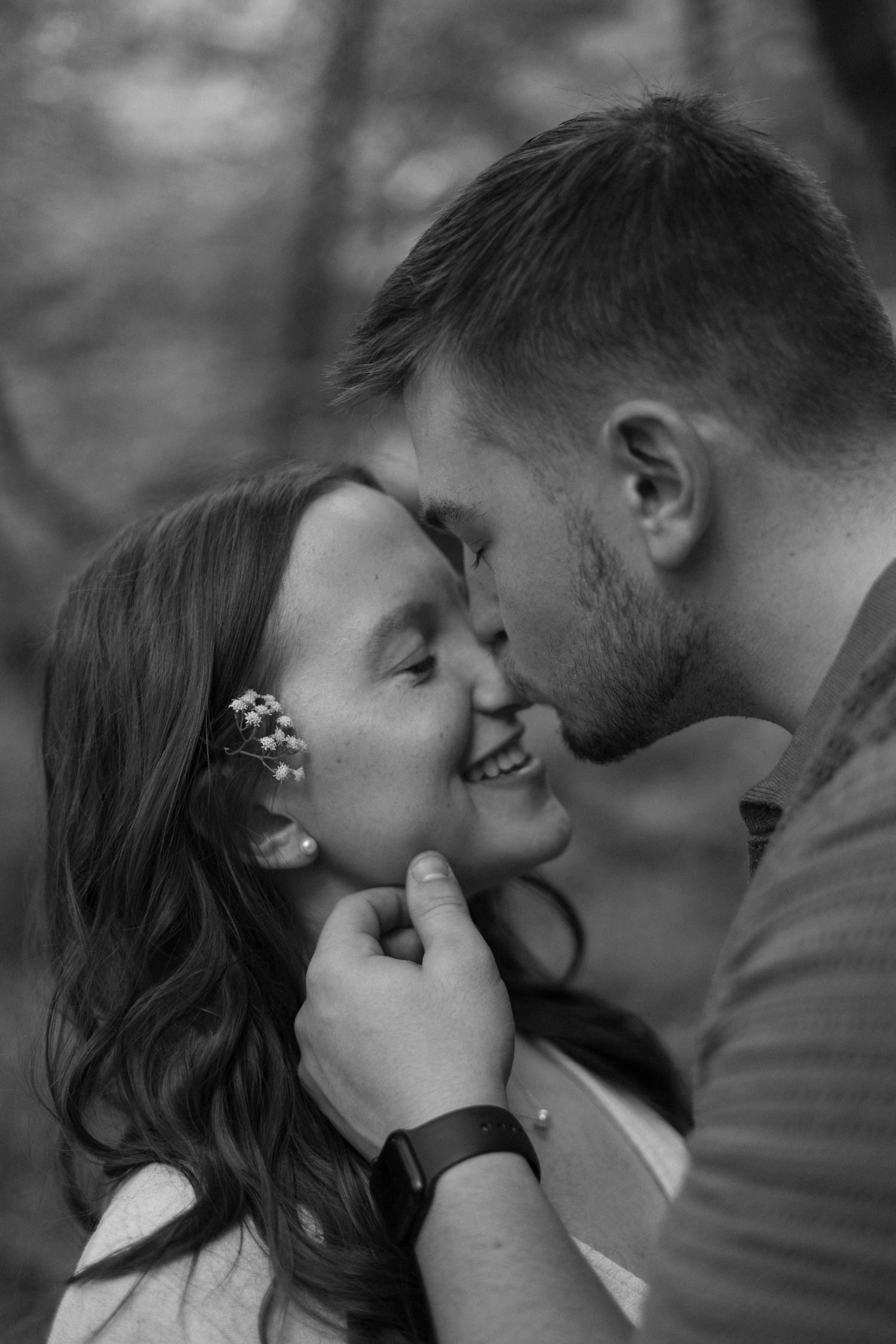 Fall outdoor golden hour engagement photos in canyon at Starved Rock in Oglesby, Illinois