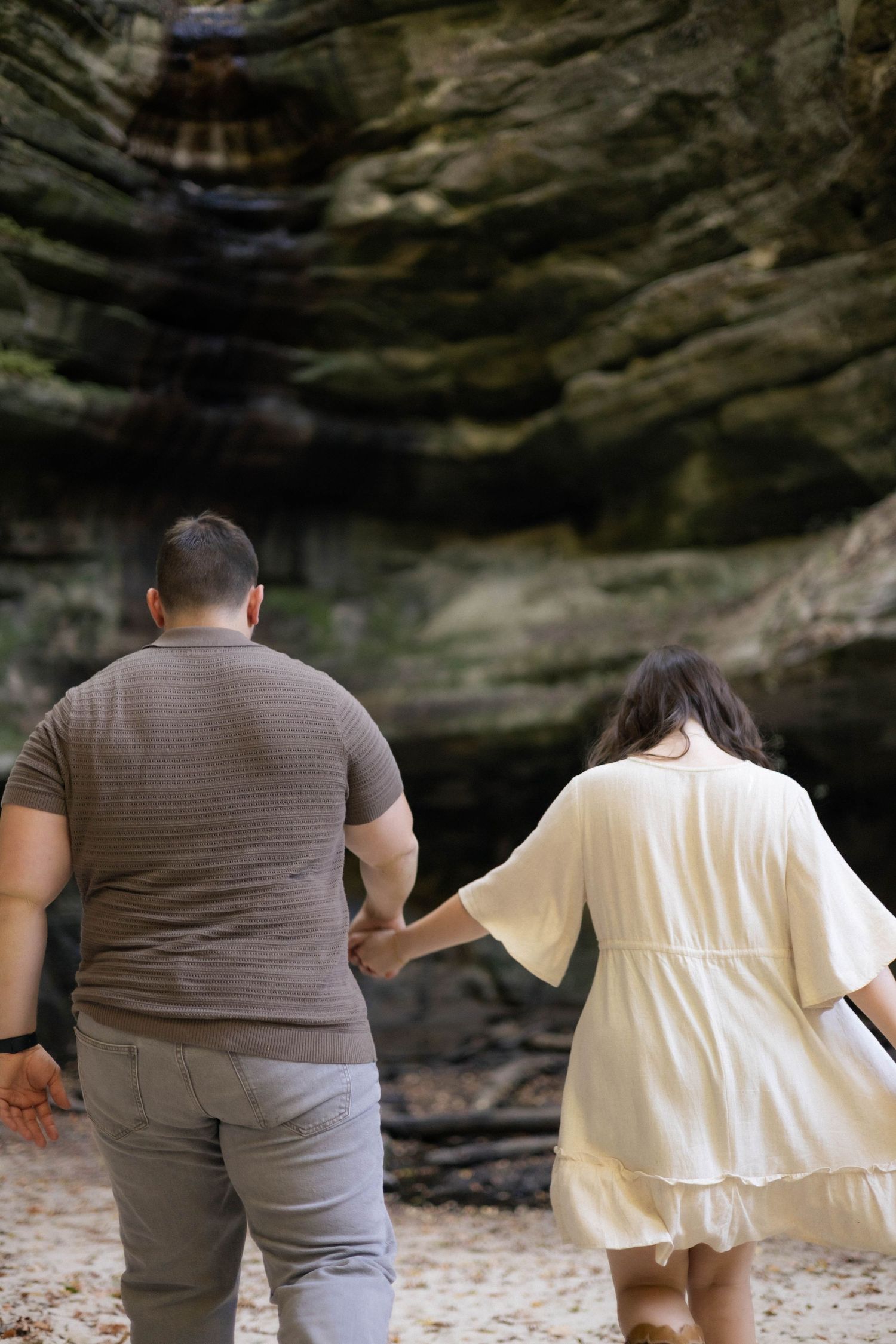Fall outdoor golden hour engagement photos in canyon at Starved Rock in Oglesby, Illinois