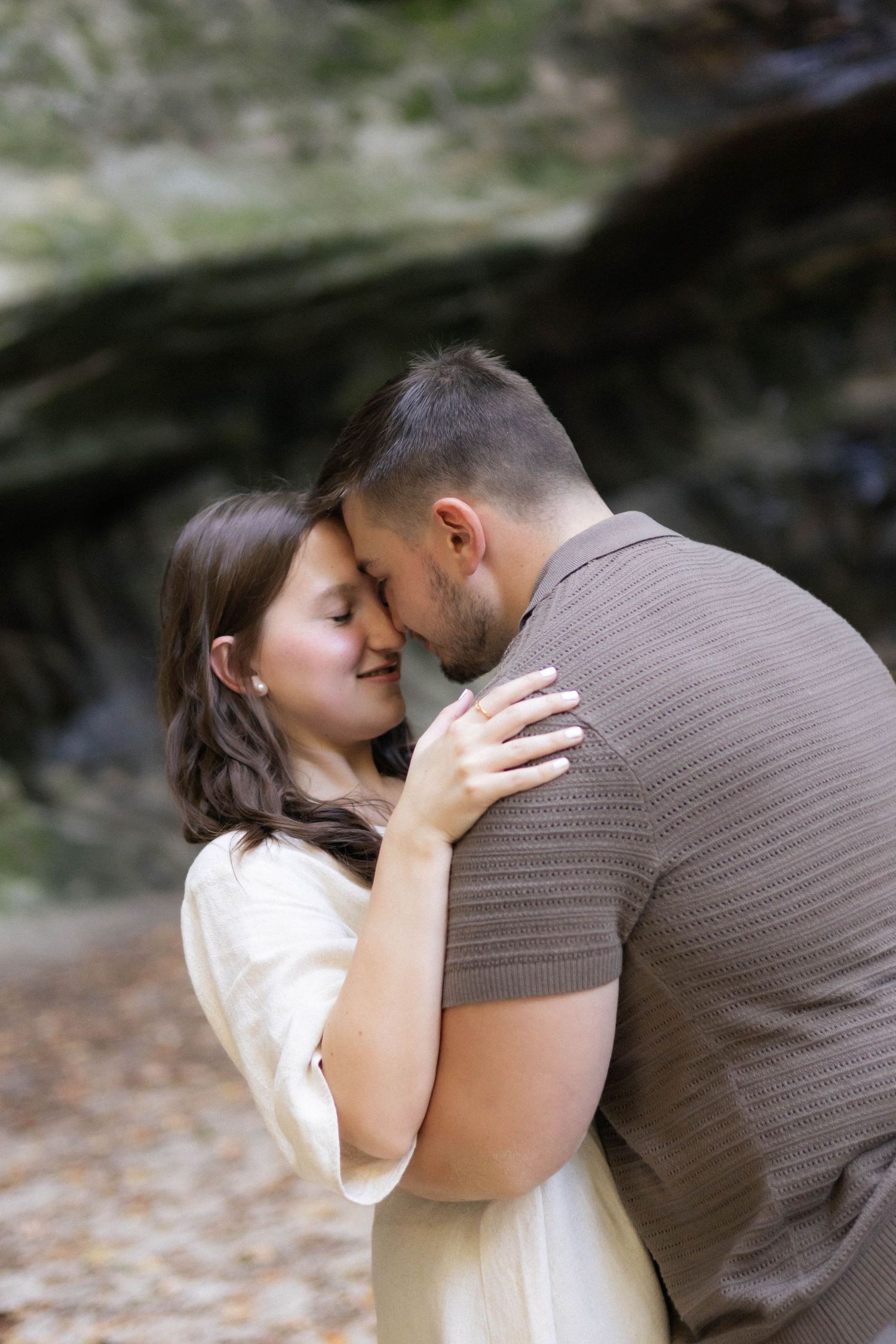 Fall outdoor golden hour engagement photos in canyon at Starved Rock in Oglesby, Illinois