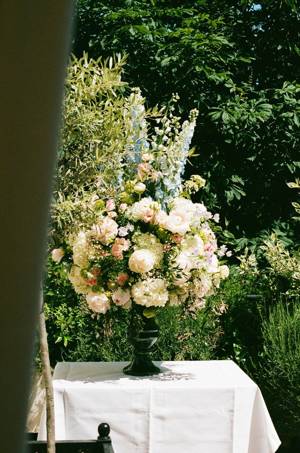 Paris wedding florals inspiration, paris wedding inspiration, paris film wedding photos, paris film photographer, paris wedding film
