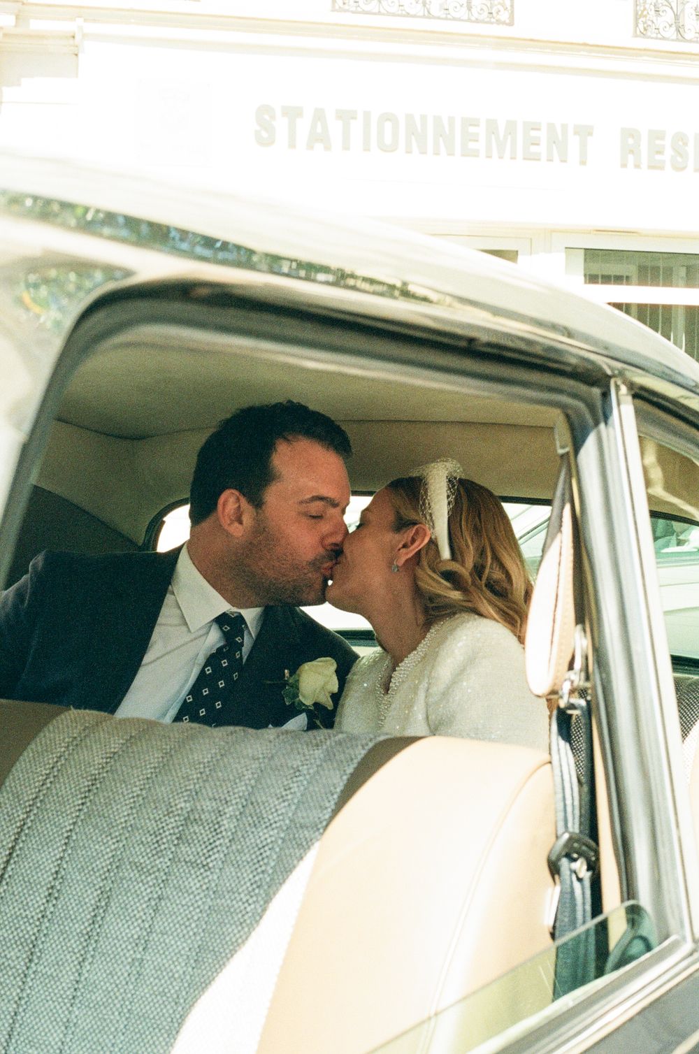 Paris vintage car couple kissing, paris wedding vintage car, paris film photographer, paris wedding film photographs, analog photography