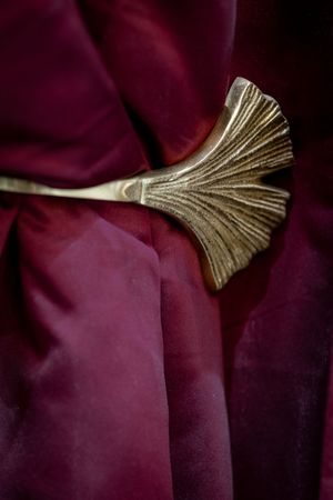 Företagsfoto av Fotograf Jessica Lindqvist - Frisör Torgny i Vasastan. Detaljbild av hållare till draperi.
