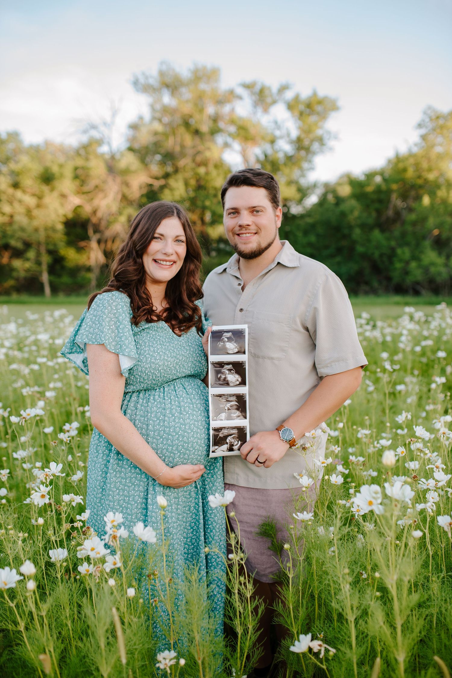 Bramble's Edge Flower field maternity session in Rose Hill Wichita Kansas by Jessica Nadine Photography