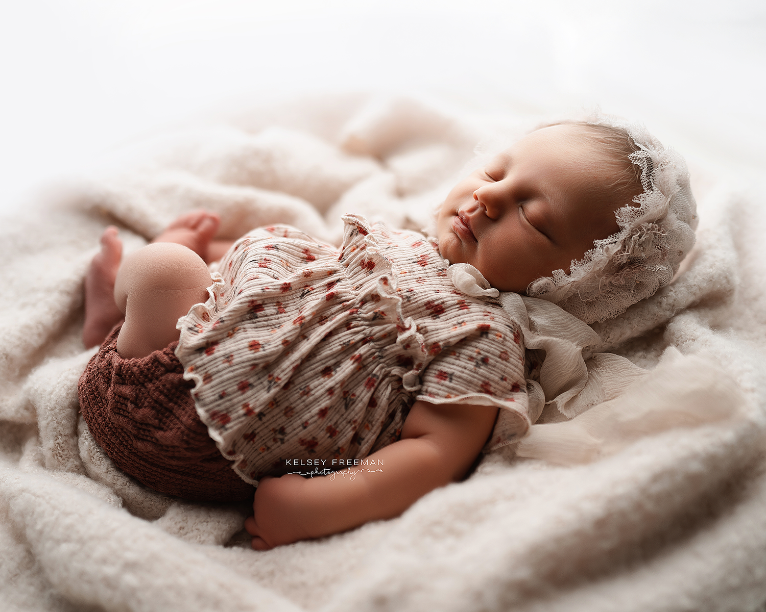 Newborn photography studio located in between Atlanta, Georgia and Birmingham, Alabama with full service photo studio.