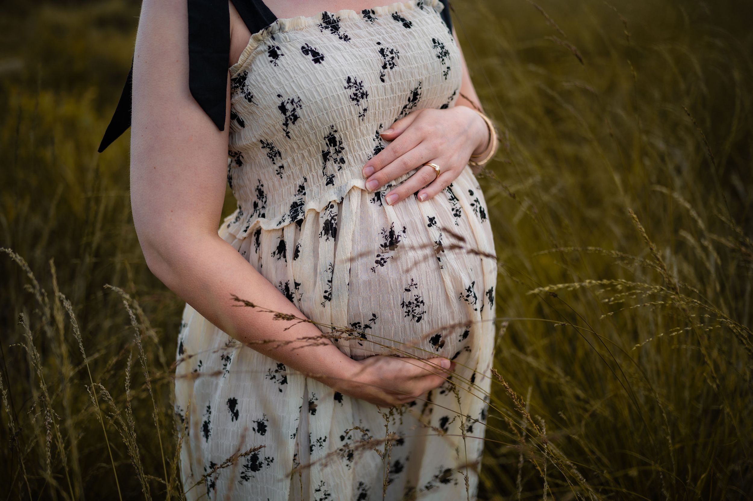 Zwangerschapsshoot in de natuur - Elles Yanna Photography