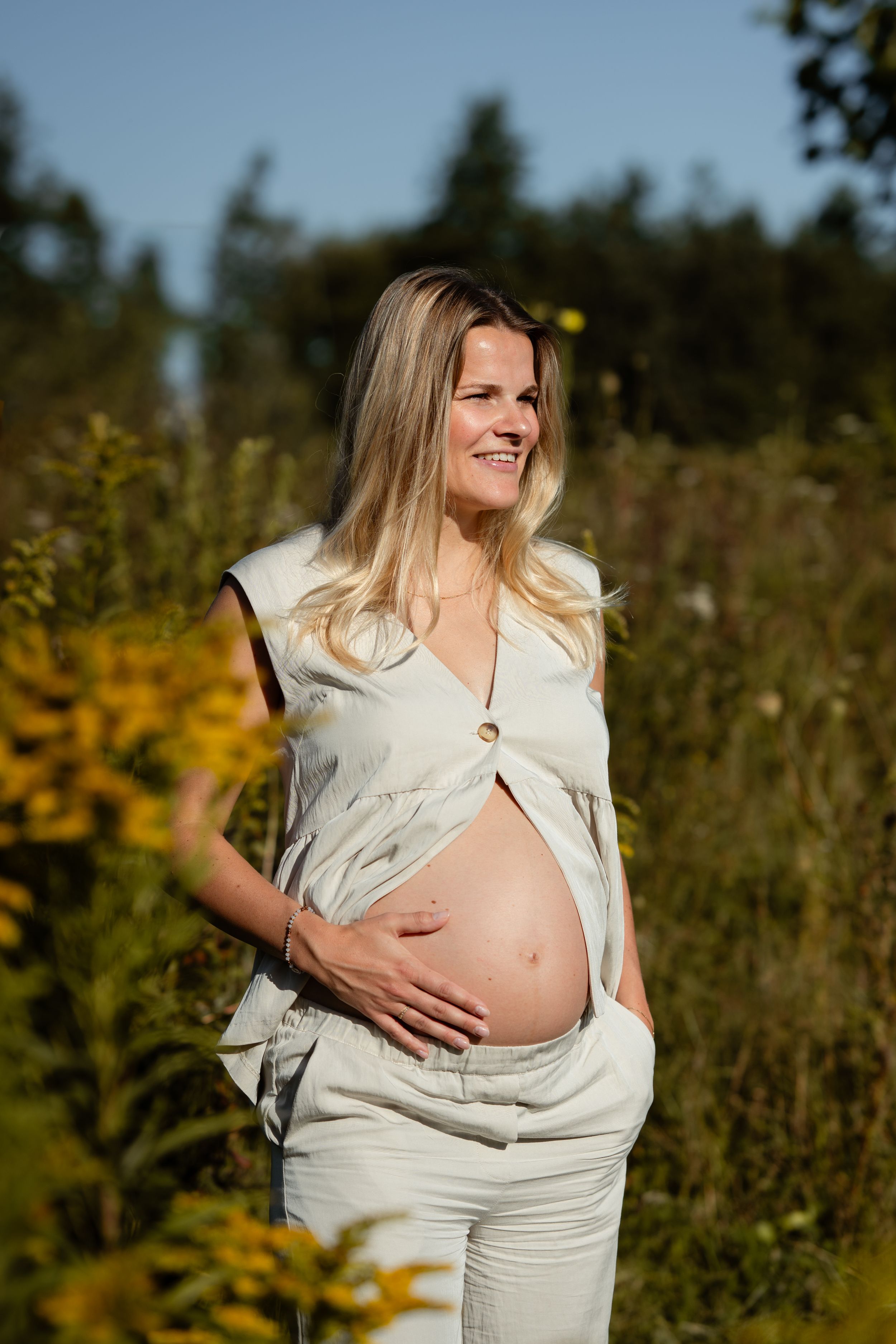 Zwangerschapsshoot in de natuur - Rhenen, Wageningen, Ede, Veenendaal, Amerongen, Kesteren - Elles Yanna Photography
